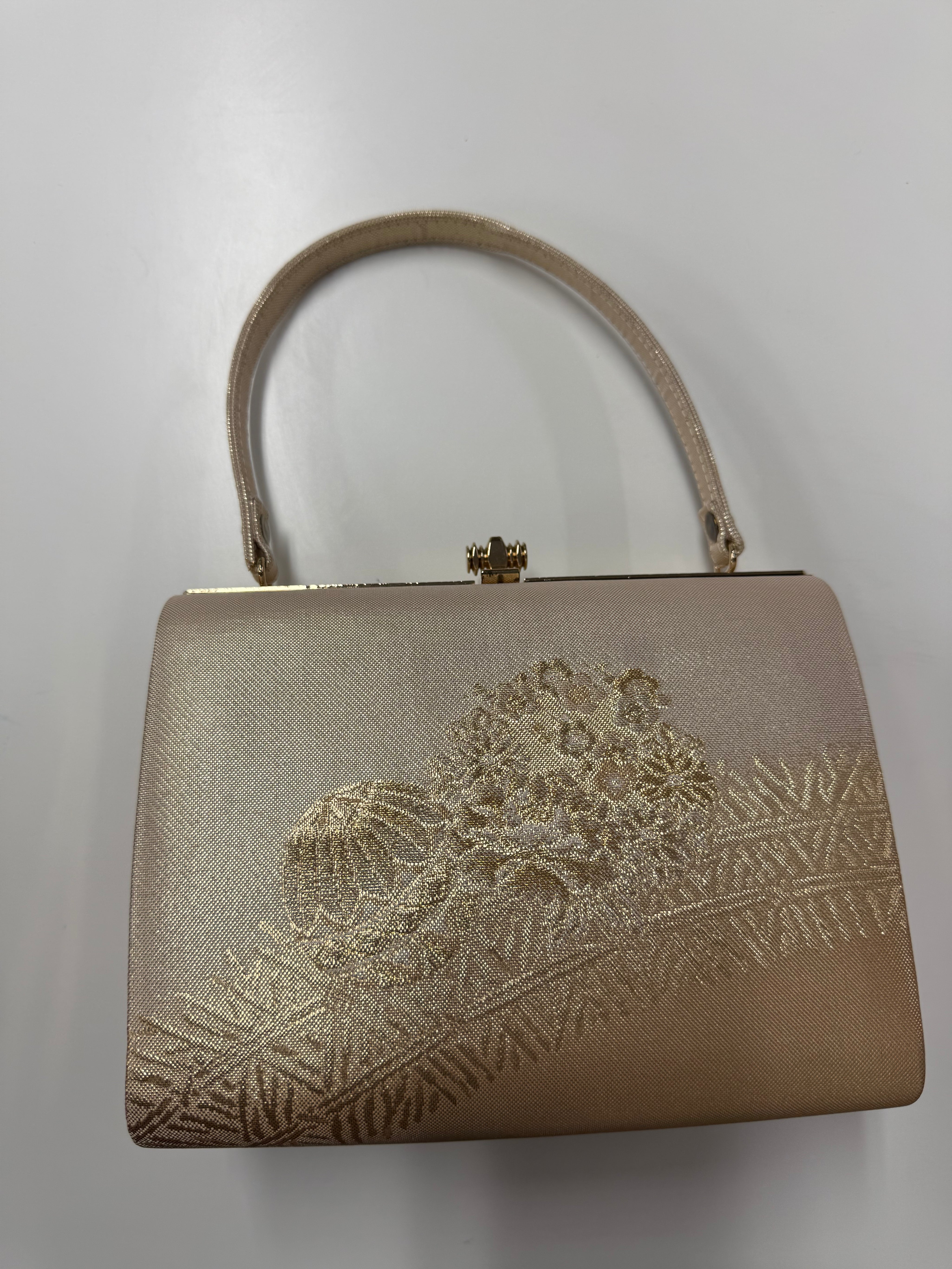 emily_is_nientetutti_gold_JP