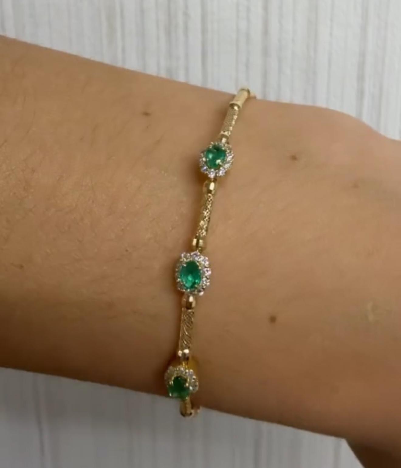 Emerald and gold bracelet