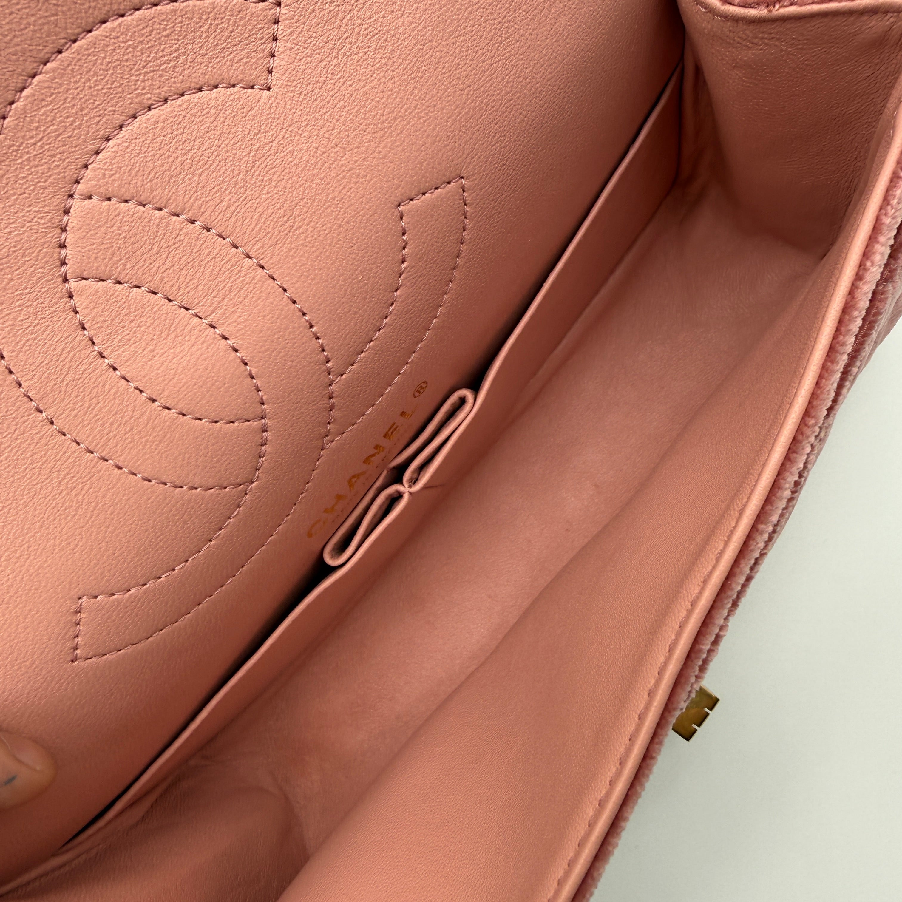 Chanel | 2.55 Reissue 225 Double Flap | Pink Velvet | Aged Gold Hardware