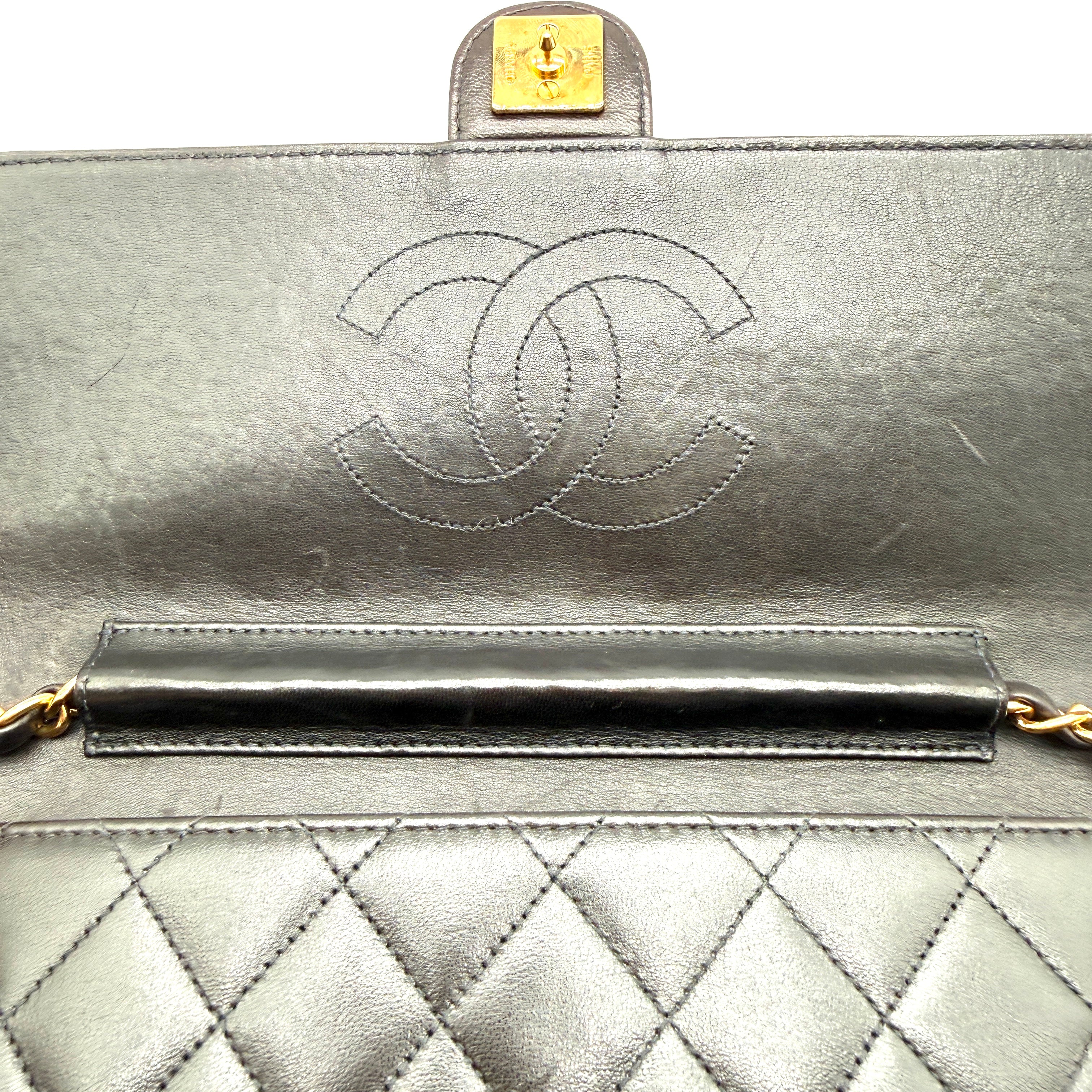 Chanel | Classic Quilted Flap Bag | Small | Gold-Tone CC Turnlock (25cm)