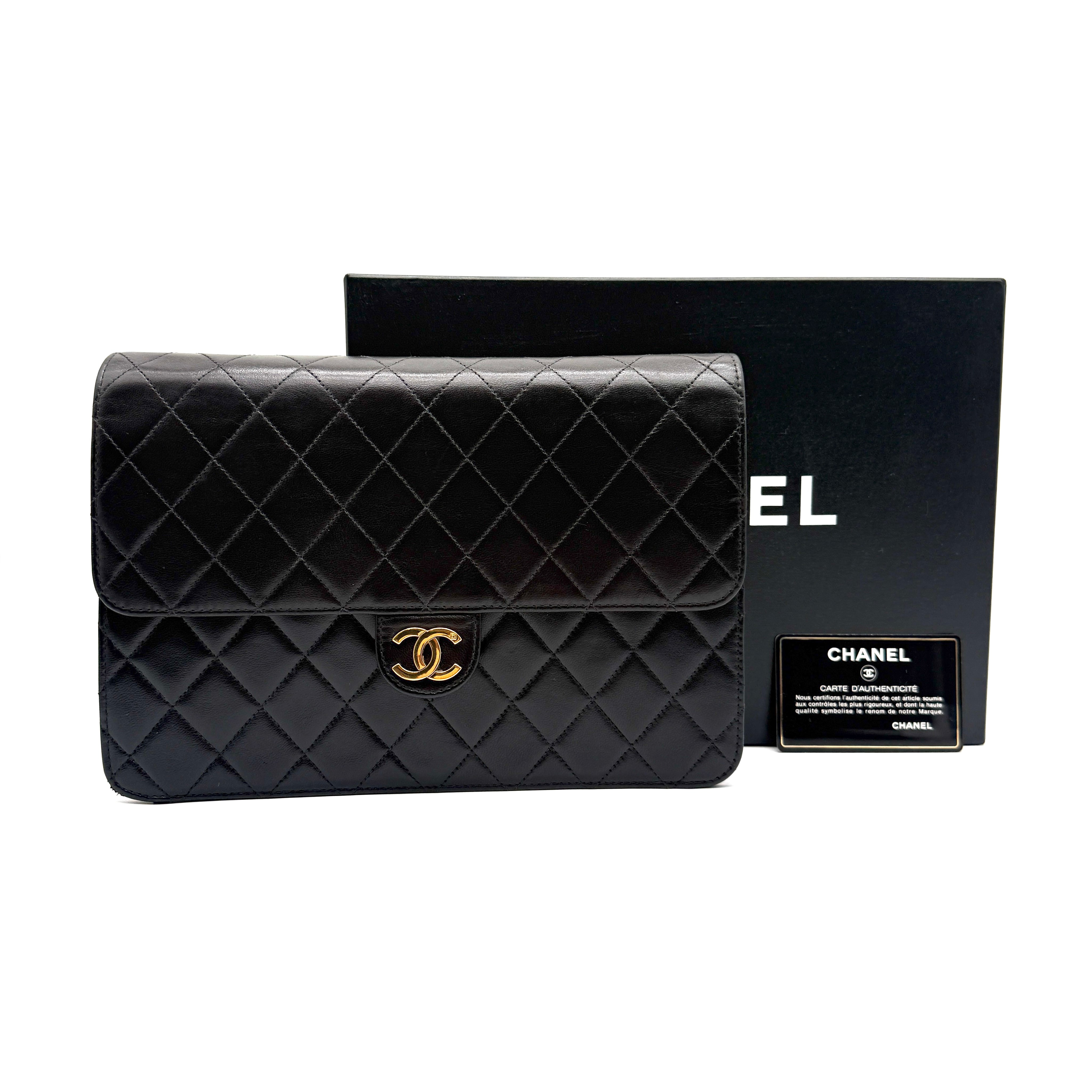 Chanel | Classic Quilted Flap Bag | Small | Gold-Tone CC Turnlock (25cm)