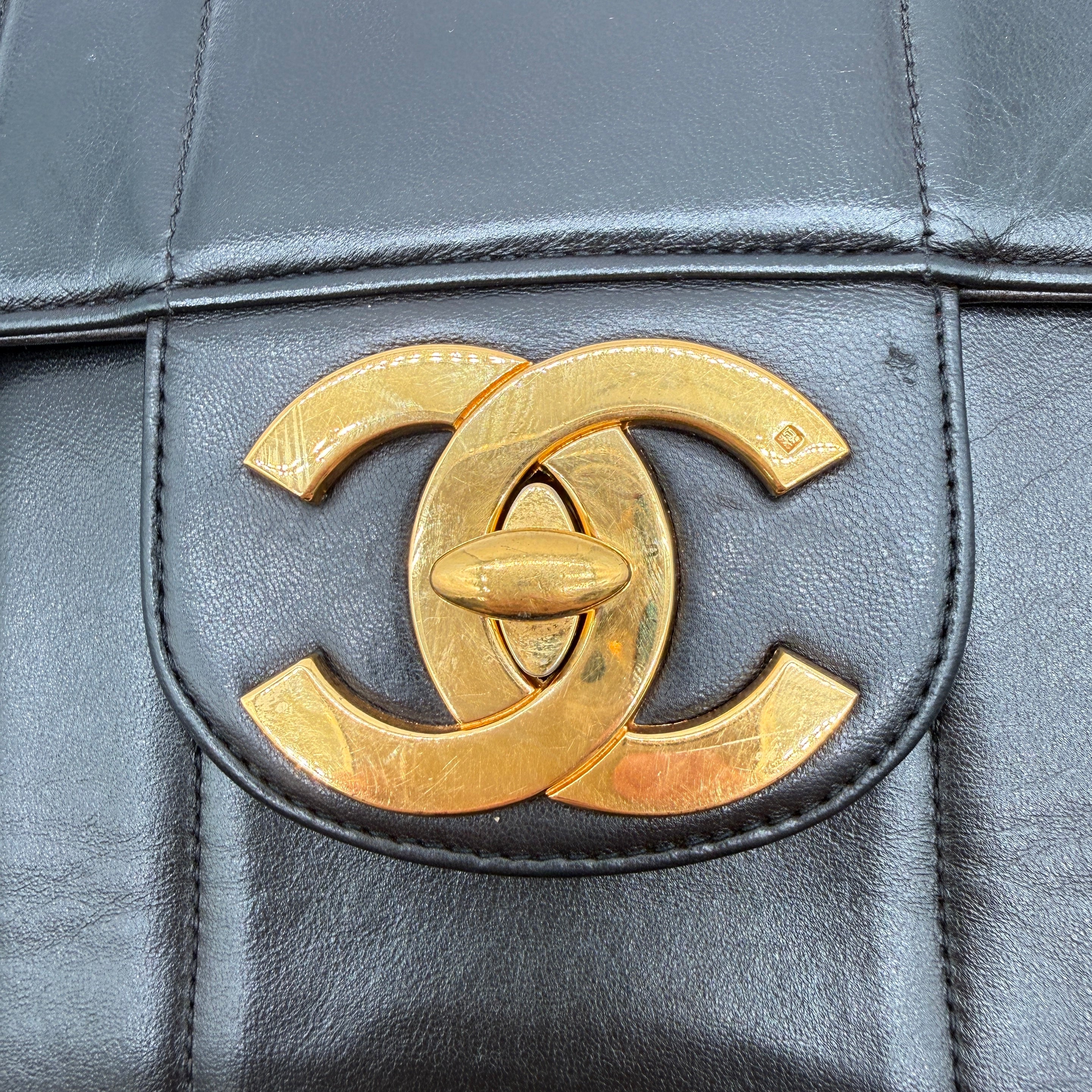 Chanel | Vertical Quilted Flap Bag | Jumbo | Gold-Tone CC Turnlock