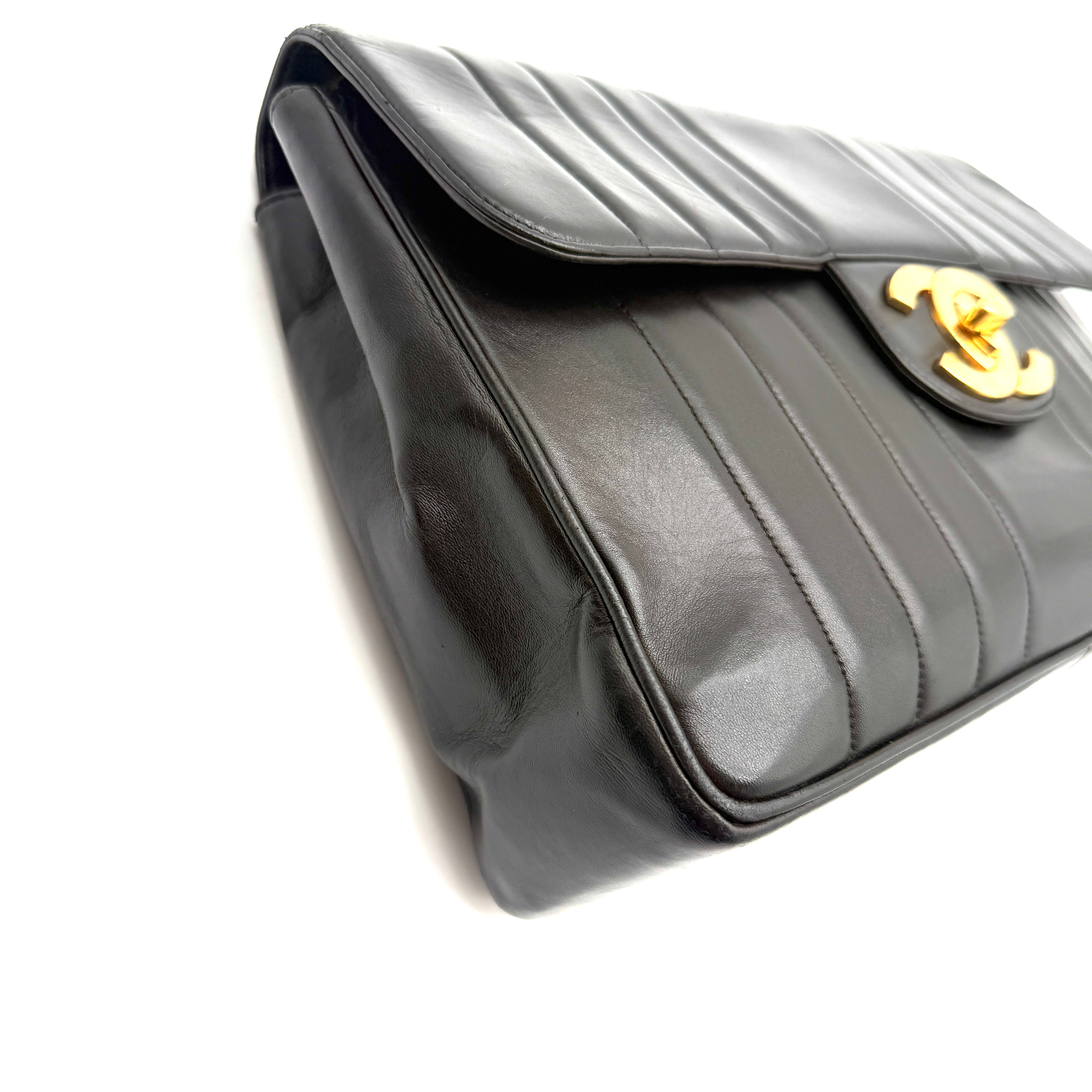 Chanel | Vertical Quilted Flap Bag | Jumbo | Gold-Tone CC Turnlock