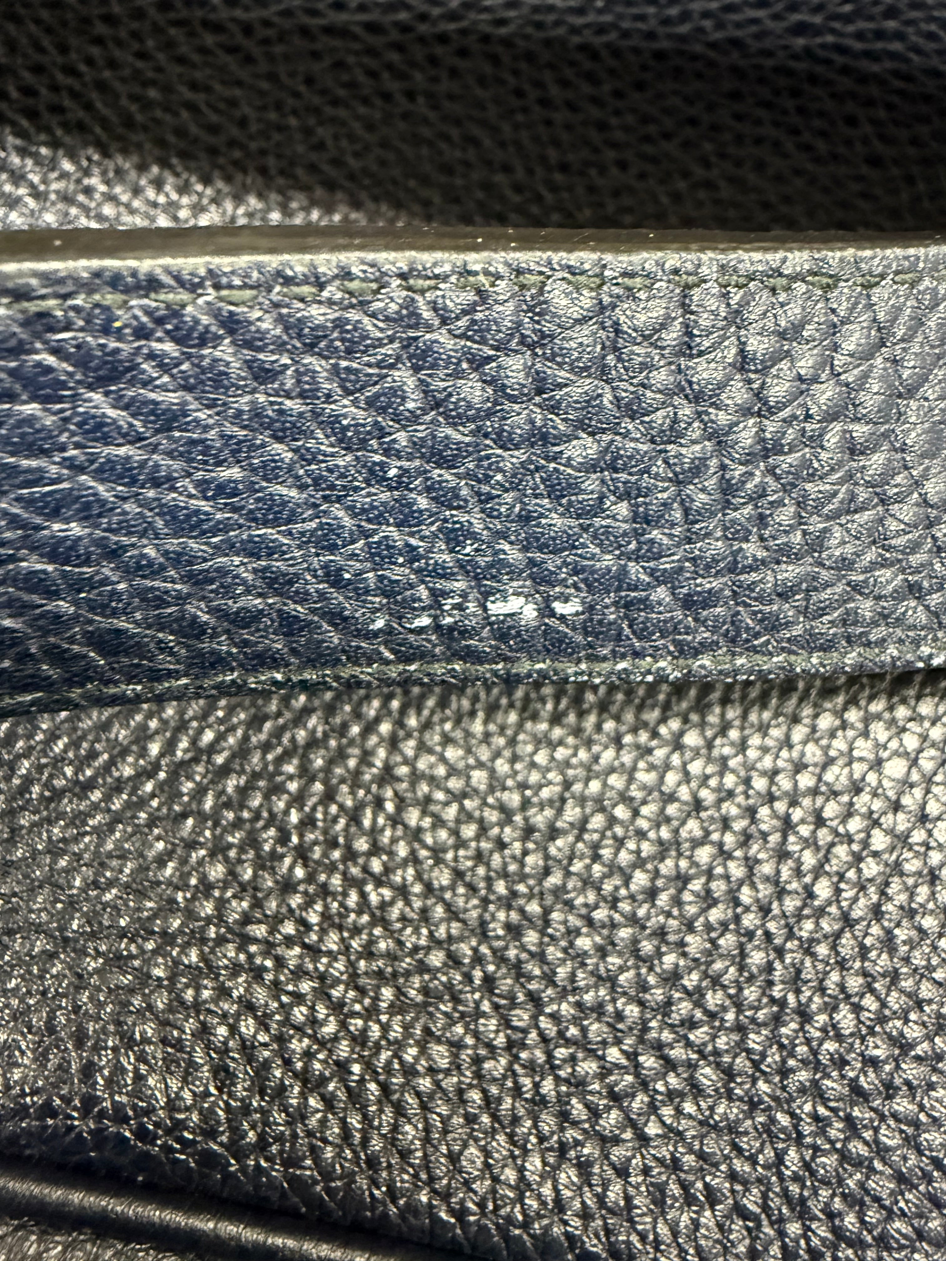 Bally | Logo Crossbody Bag – Navy Grained Leather & Silver-Tone Hardware (Pristine Condition)