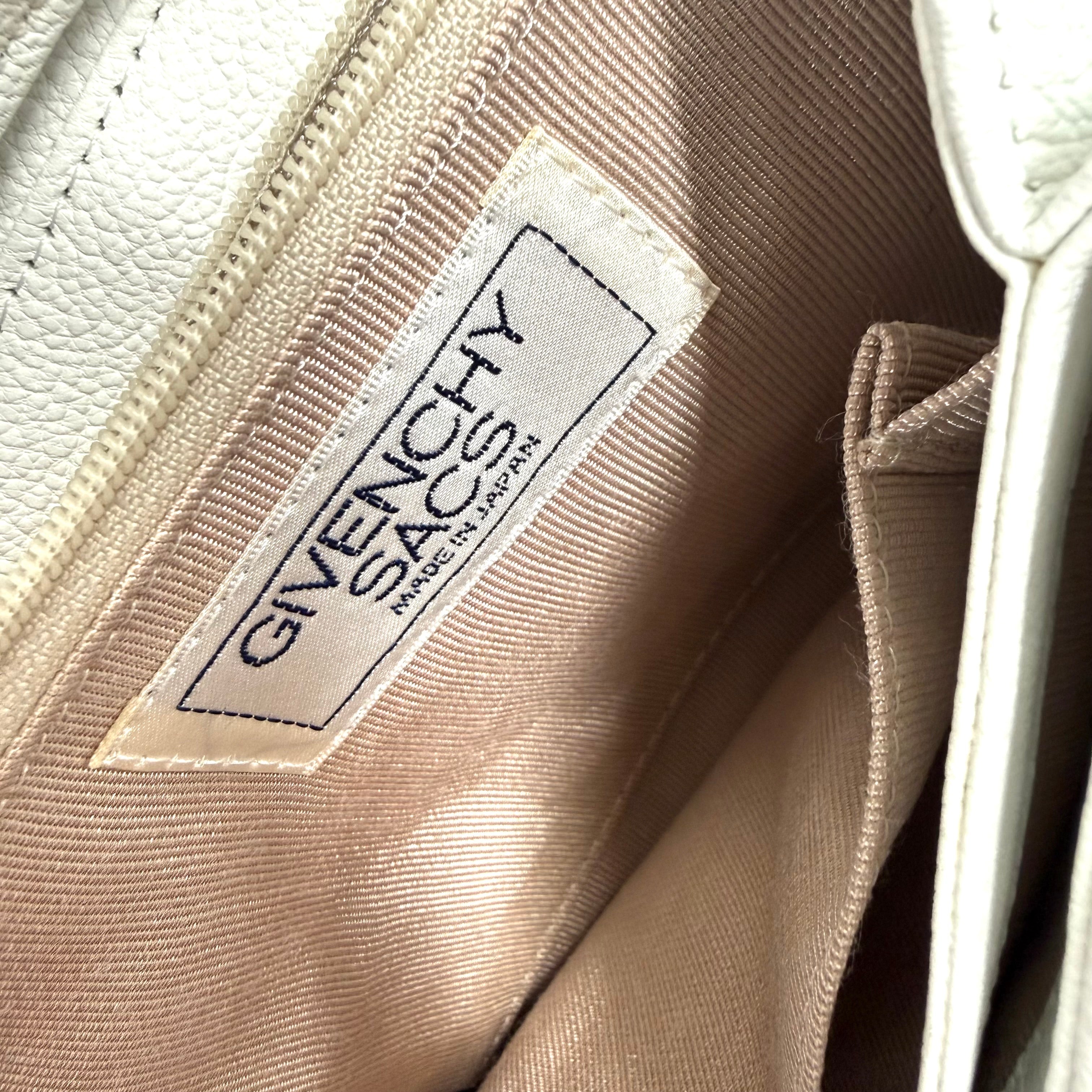 Givenchy | Envelope Shoulder Bag – White Leather & Gold Hardware (Pristine Condition)