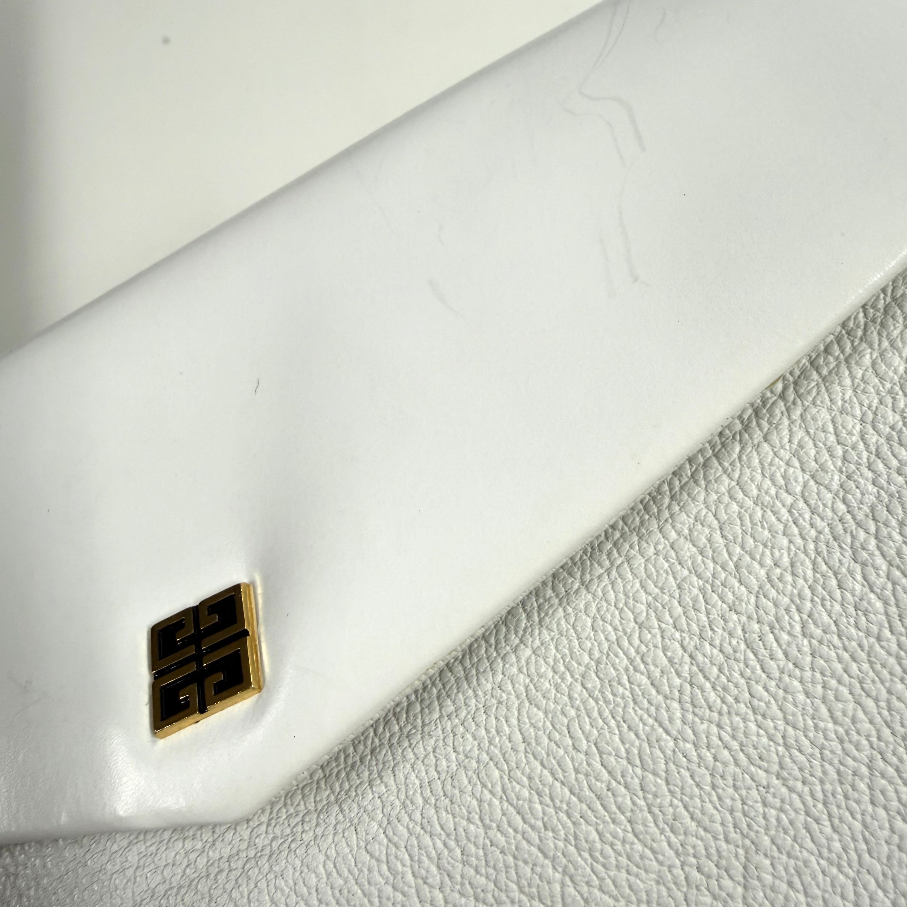 Givenchy | Envelope Shoulder Bag – White Leather & Gold Hardware (Pristine Condition)