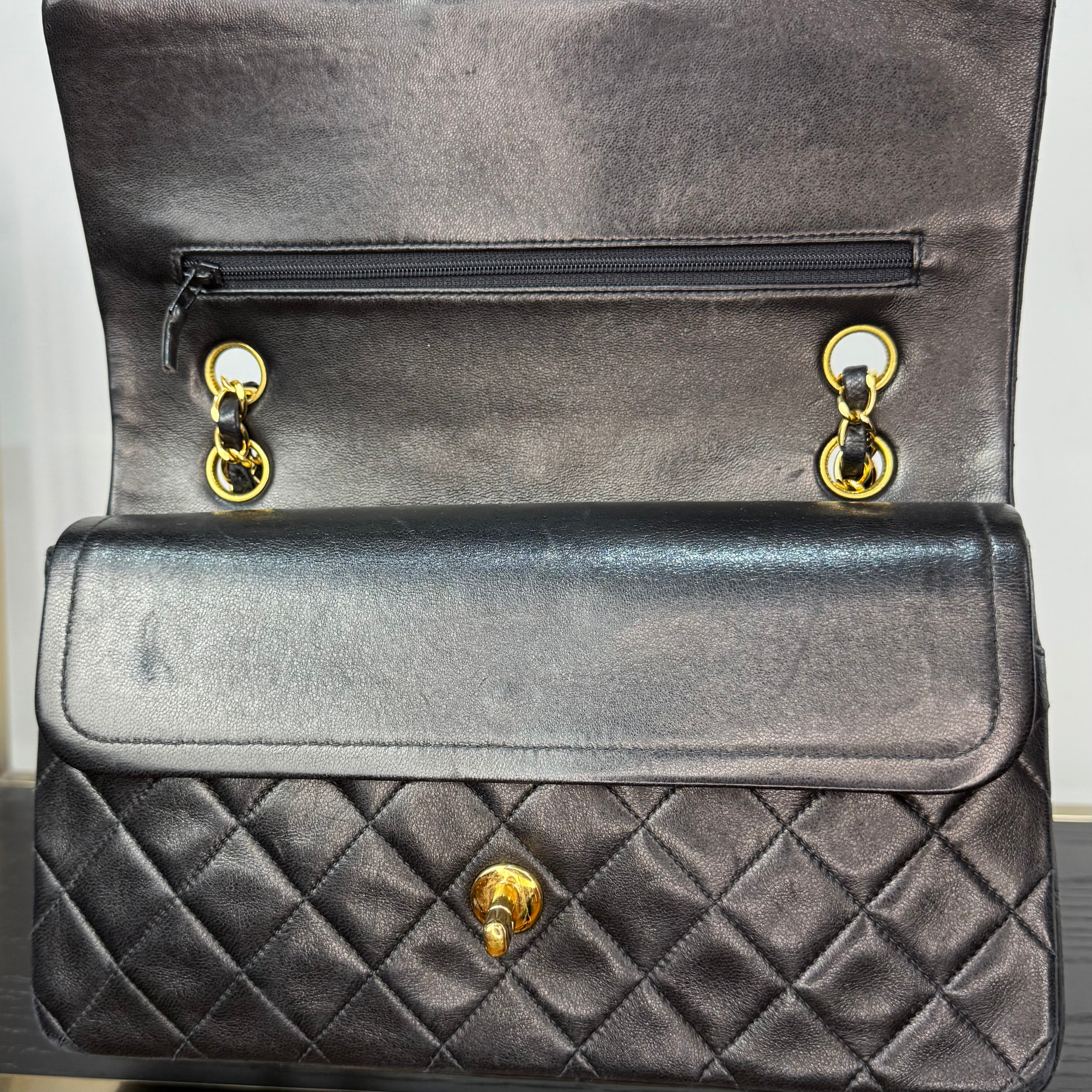 Chanel - Classic Double Flap in Black Leather (Excellent Condition) - CONS