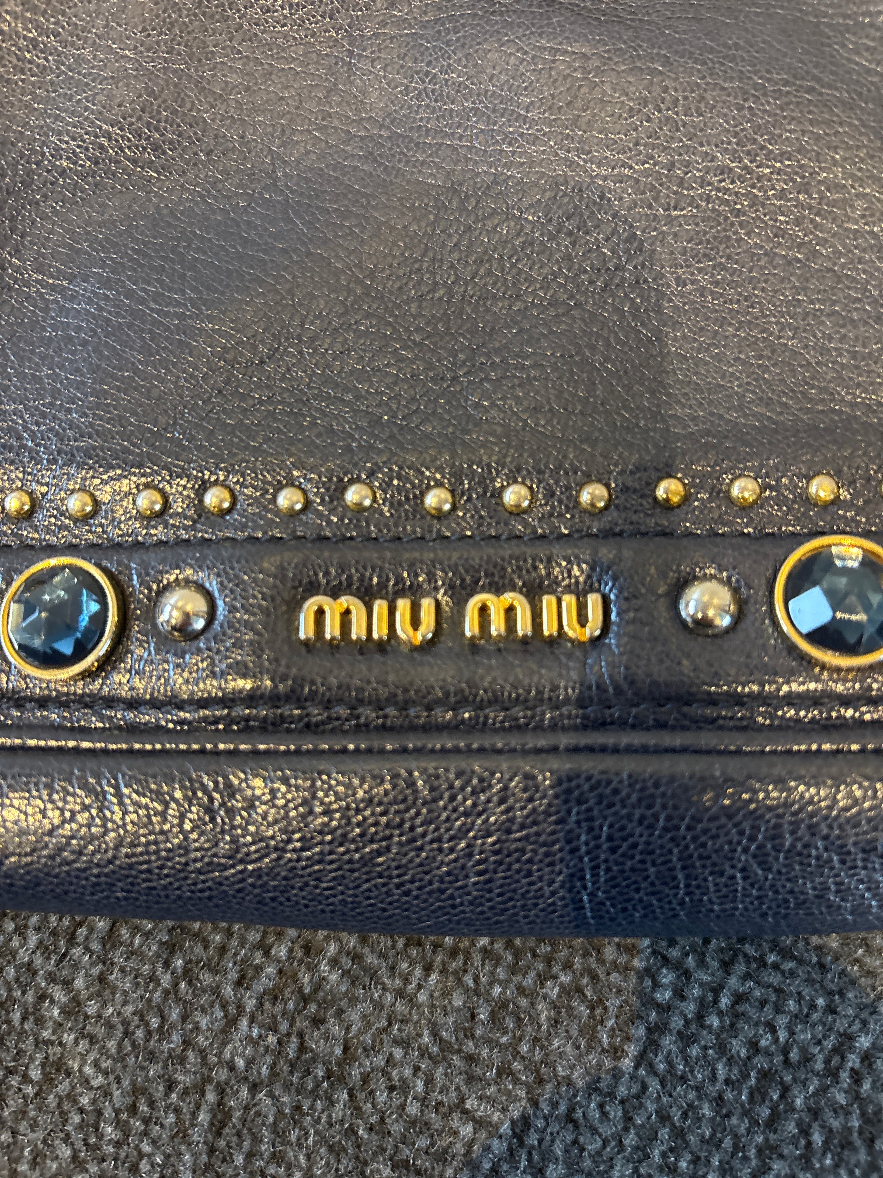 Miu miu - CONS