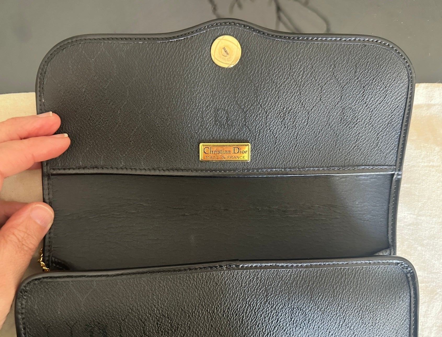 Christian Dior - cons