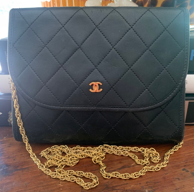 CHANEL vintage cross body bag