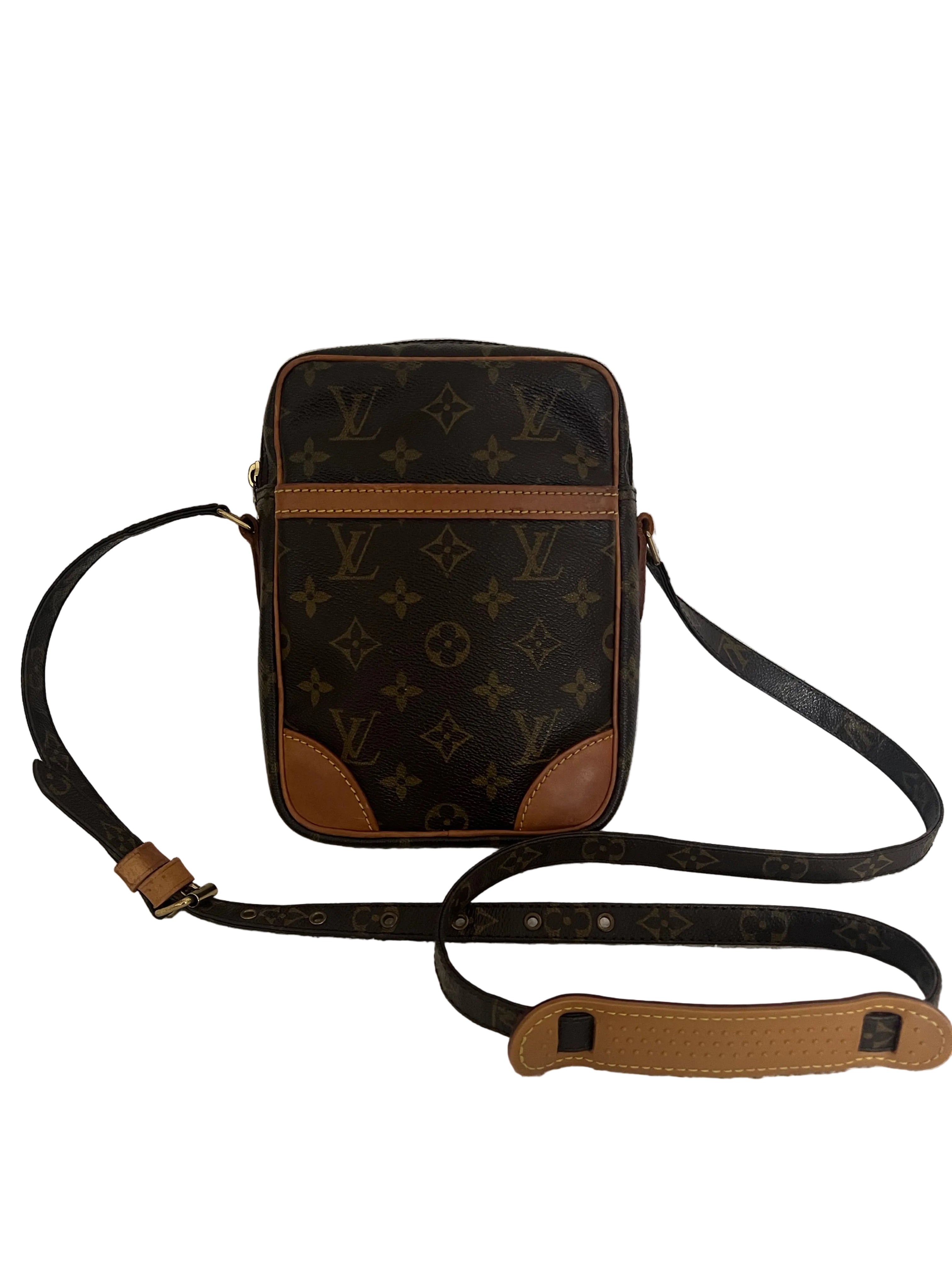Louis Vuitton | Monogram Crossbody Bag - Cons