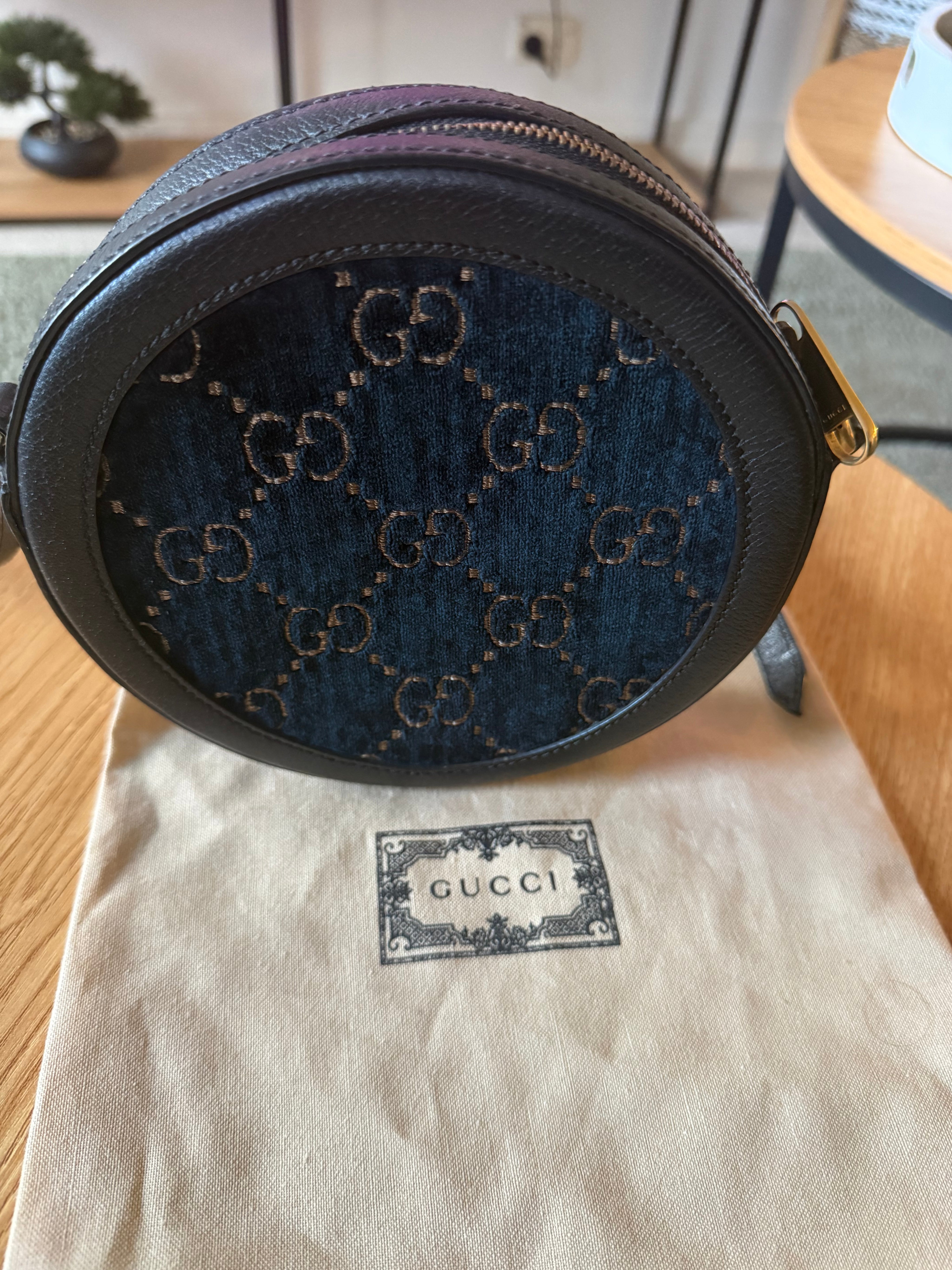 Gucci marmont velvet mini crossbody bag