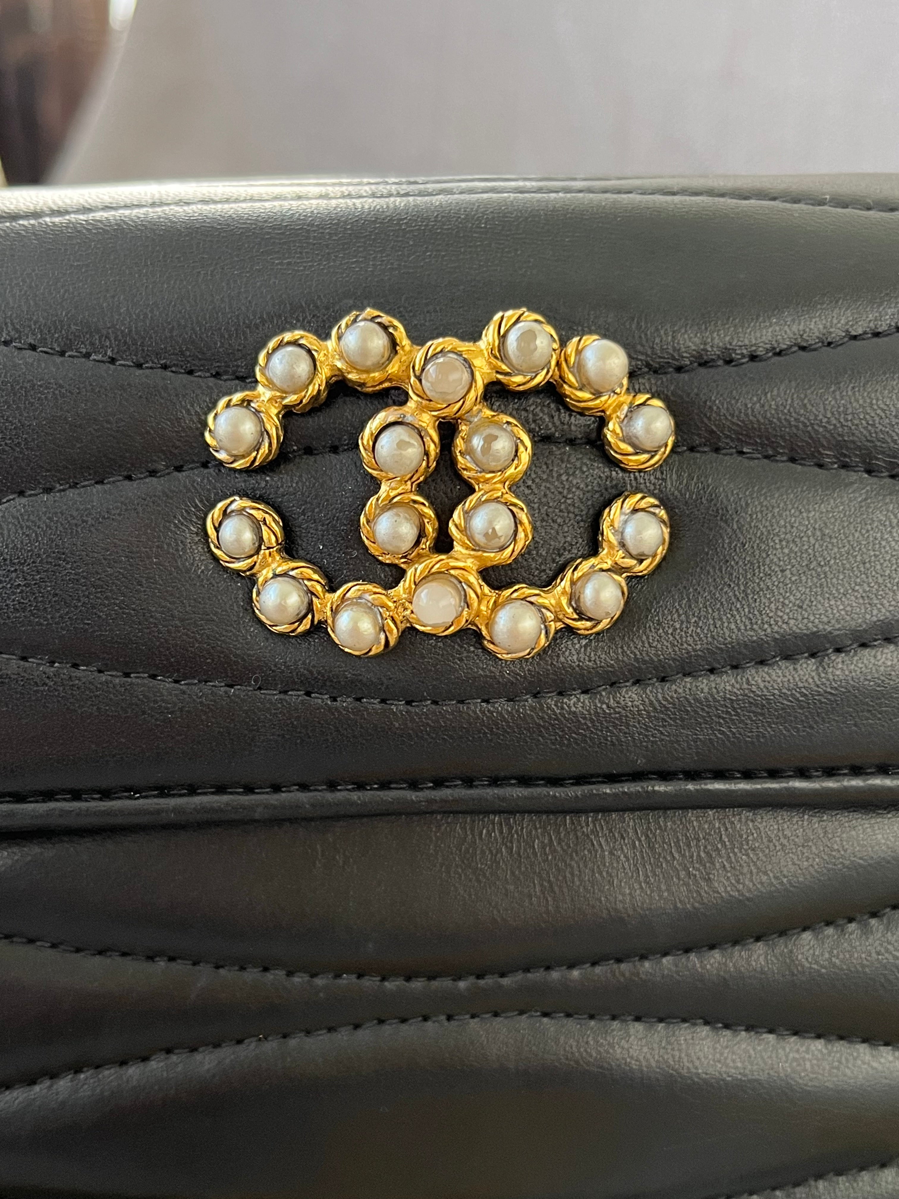 Chanel - CONS