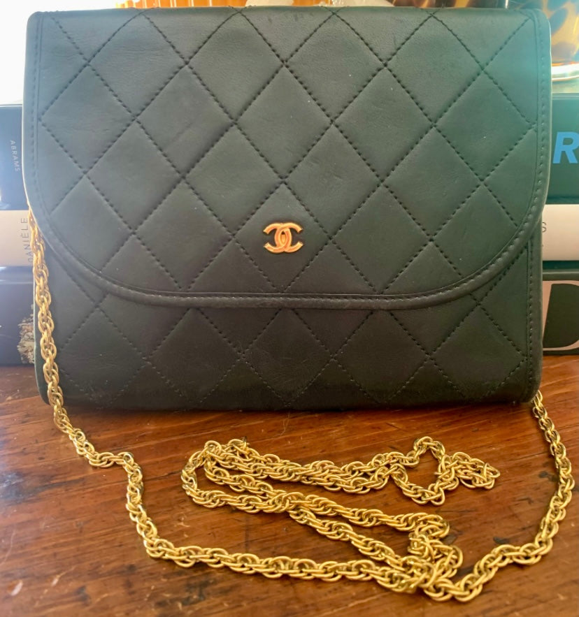CHANEL vintage cross body bag