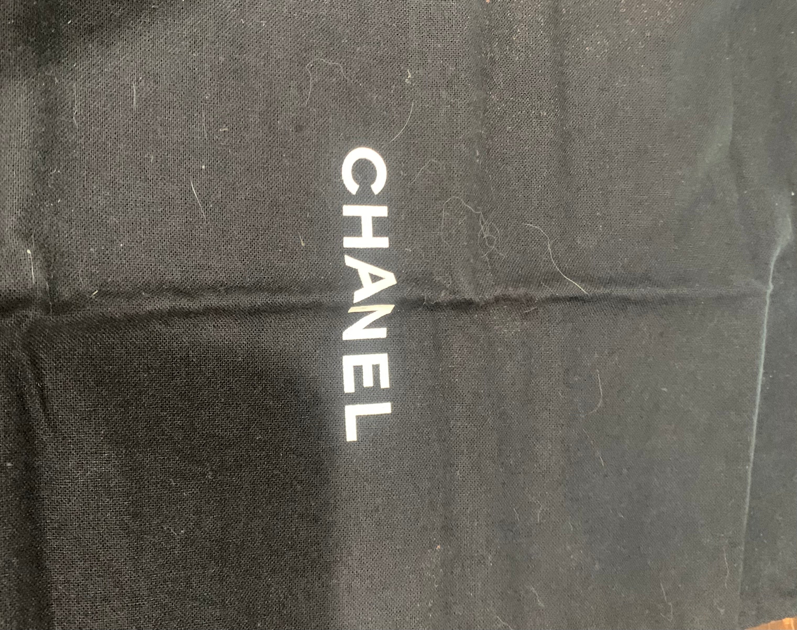 Chanel - CONS
