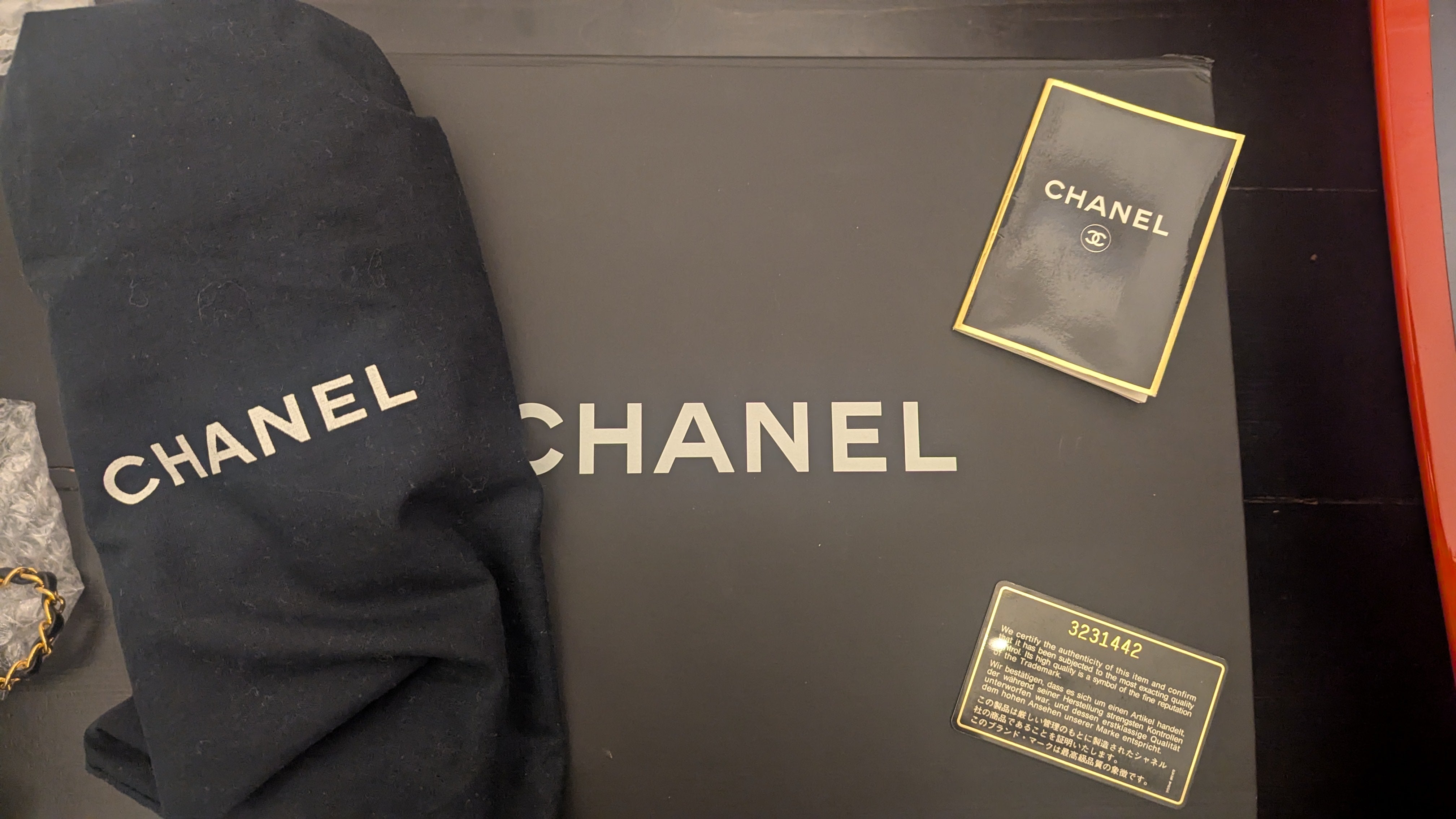 Chanel - CONS