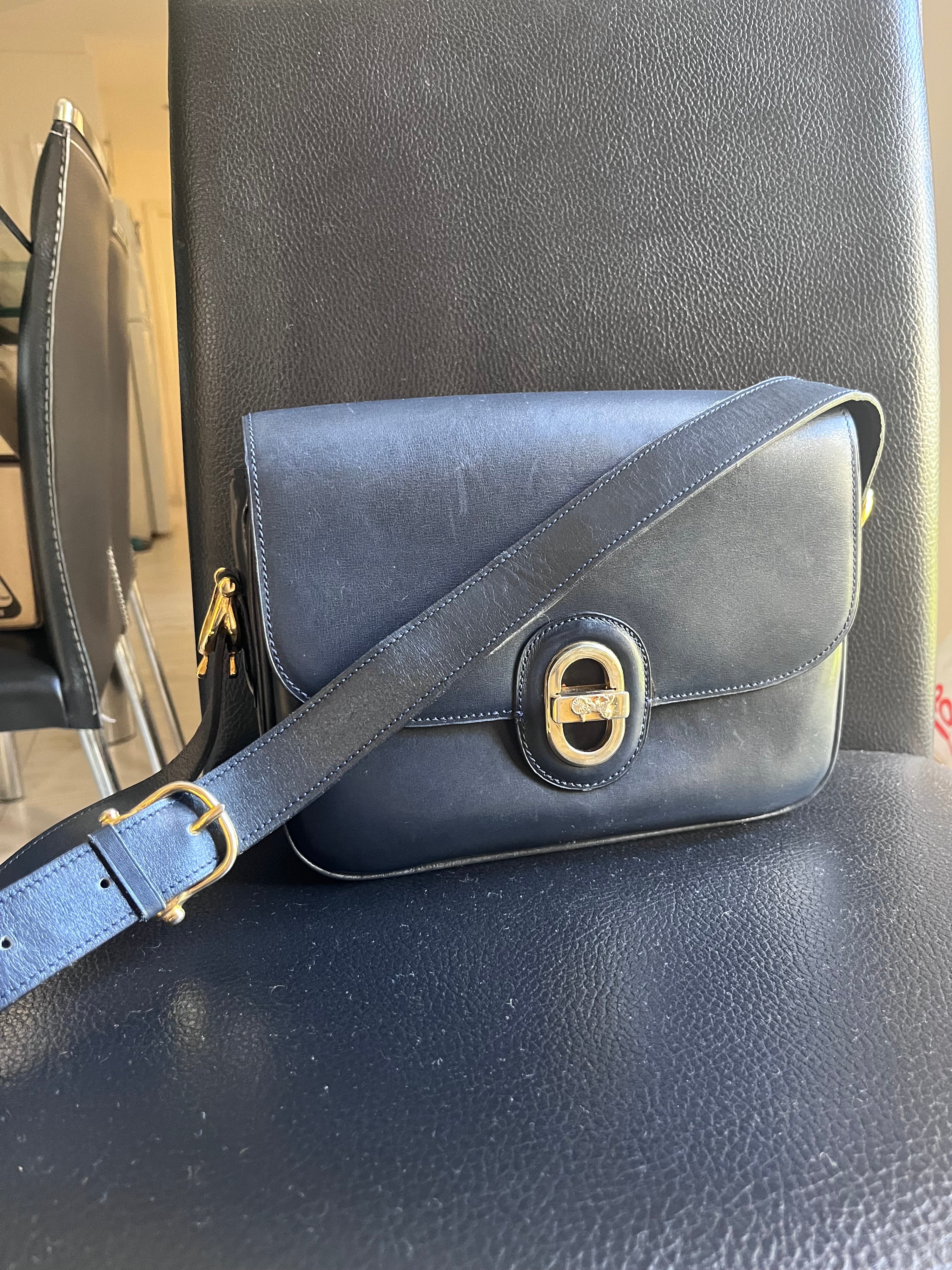 Celine - CONS