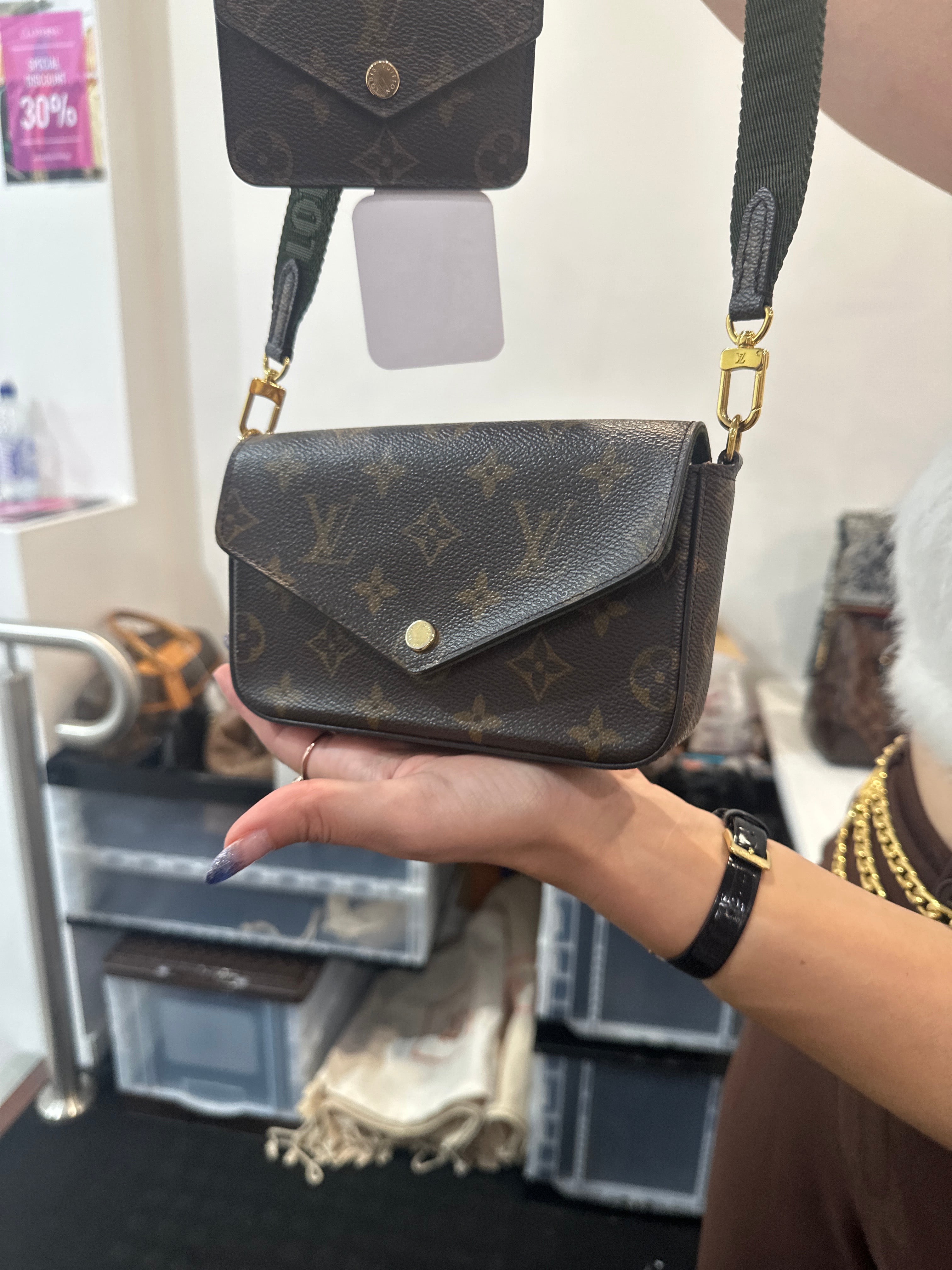 LV multi pocette