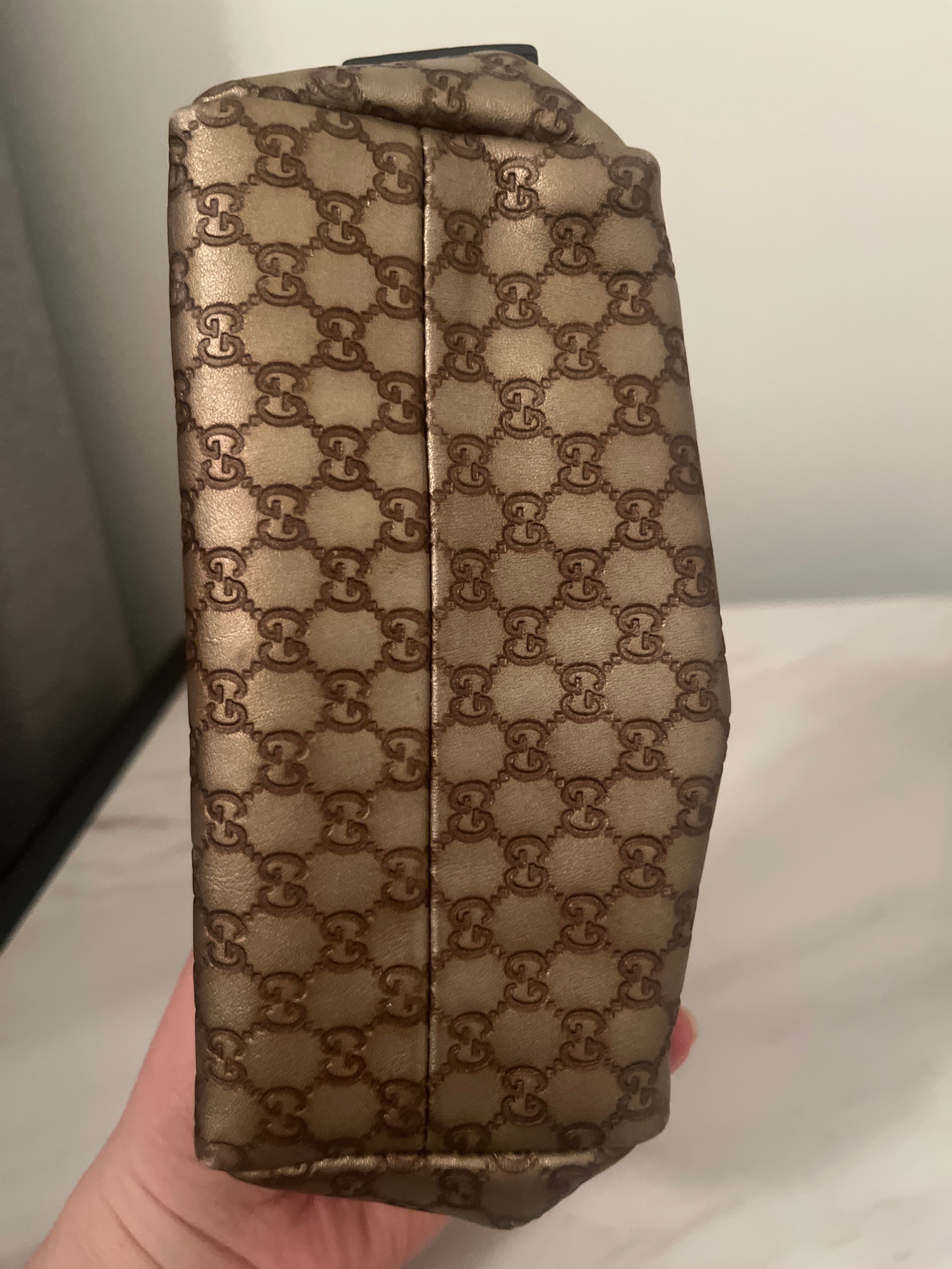 Gucci - cons