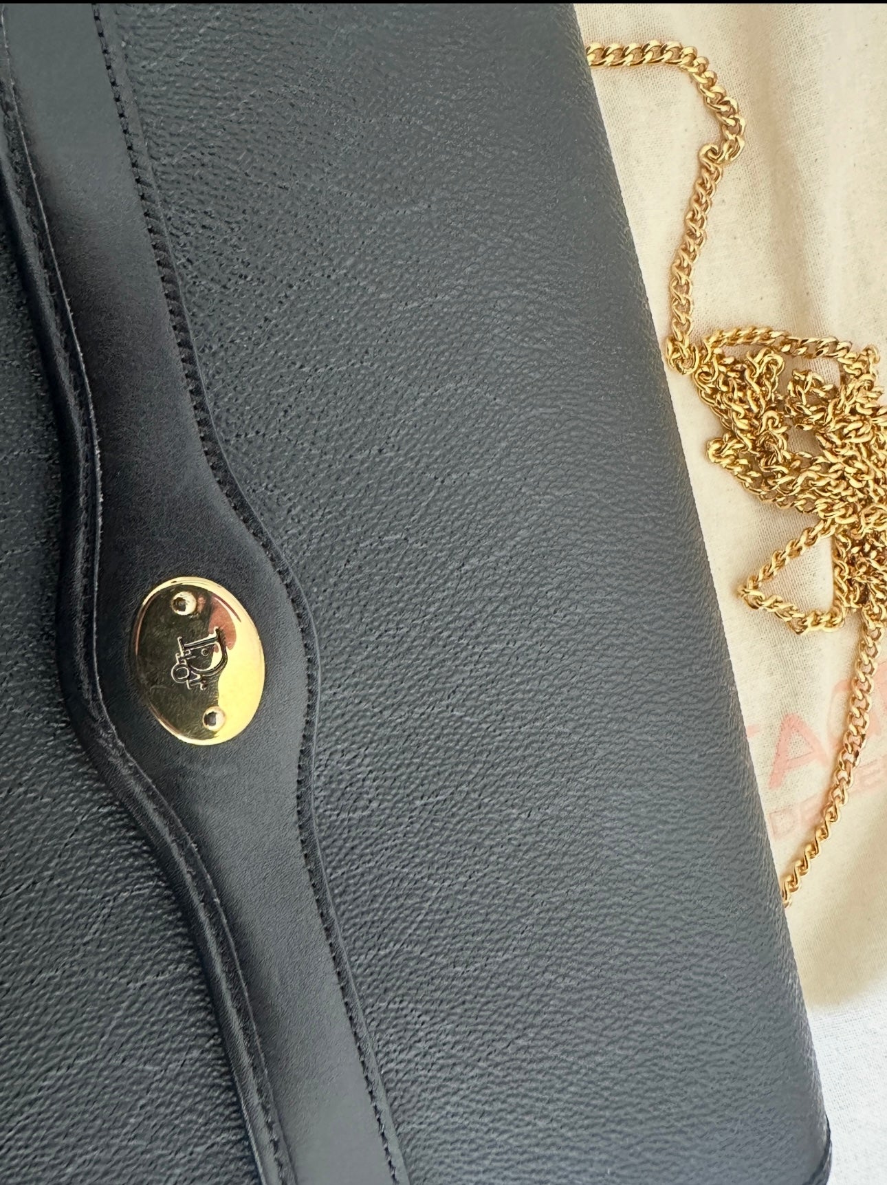 Christian Dior - cons