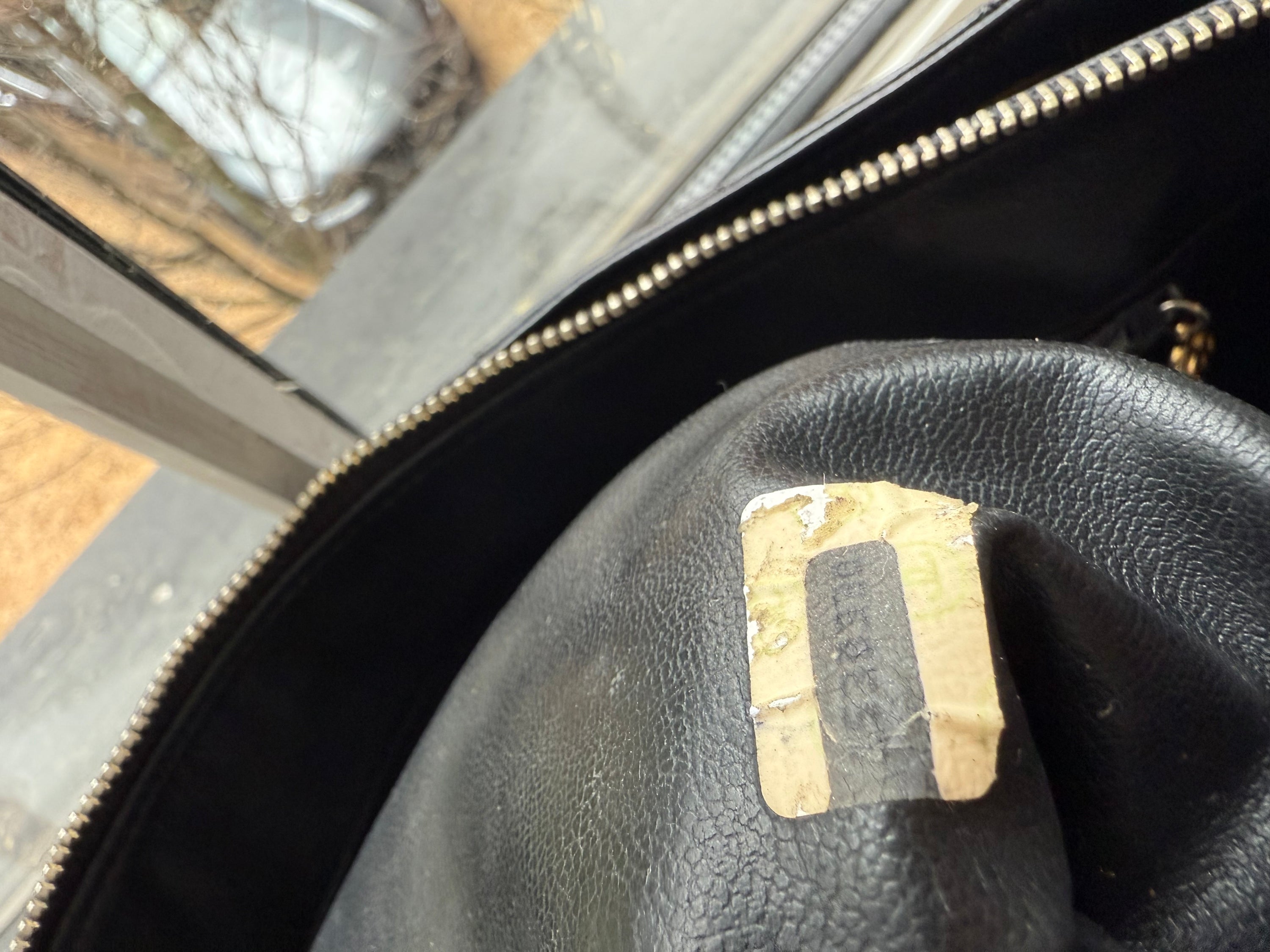Chanel - Cons