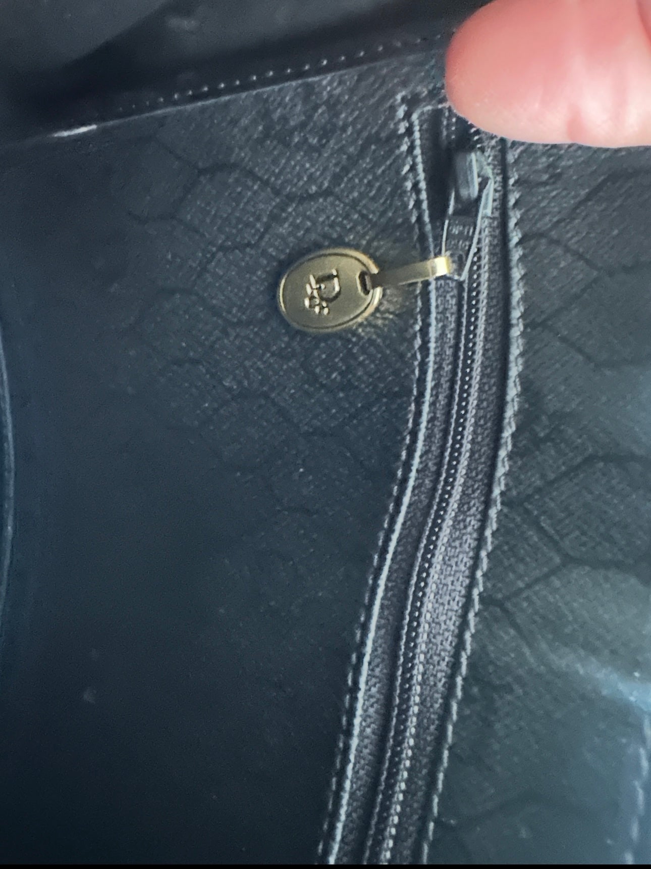 Christian Dior - cons